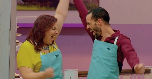 We’ve won! The moment Nitzan and Shy were announced the winners of Bake Off Israel. Their prize: a trip to Zanzibar